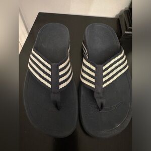 FitFlip’s - Navy blue and white stripe - Size 6.5